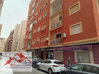 Habitación en alquiler en Cartagena - Zona Estación - San Ginés, con 3 dormitorios y baño