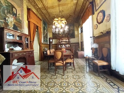 Planta baja en venta en La Unión, con 5 dormitorios, 2 baños, aseo, plaza de garaje, trastero y terraza