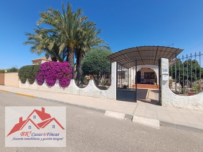 Chalet en venta en Cartagena, Pozo Estrecho, con 3 dormitorios, 2 baños, aseo, plaza de garaje, trastero y terreno