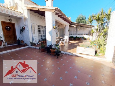 Planta baja en venta en Molinos Marfagones, con 5 dormitorios, 2 baños, plaza de garaje y terreno