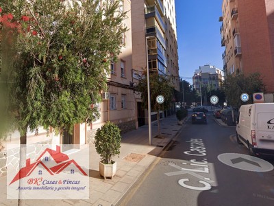 Piso en alquiler en Cartagena - Centro, con 3 dormitorios y baño