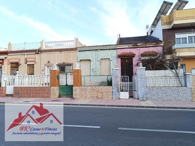 Planta baja en venta en Cartagena, Los Barreros, con 3 dormitorios, baño y terraza