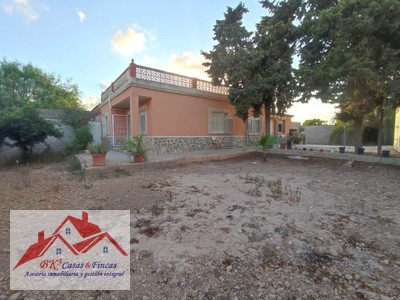 Casa de campo en alquiler en La Aparecida, con 3 dormitorios, baño y aseo