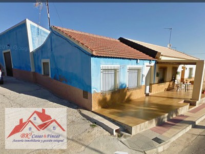 Adosado en alquiler en Los Puertos De Santa Babarba, con 3 dormitorios, baño y plaza de garaje