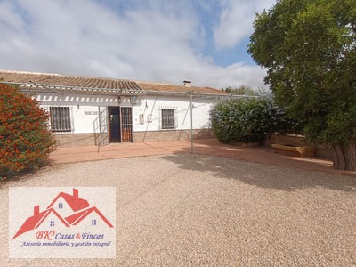 Casa de campo en venta en Las Palas, con 4 dormitorios, 2 baños, 2 plazas de garaje, trastero y terreno