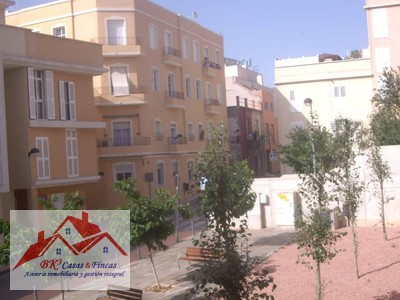 Piso en alquiler en Cartagena - Zona Bº Universitario, con 3 dormitorios y baño