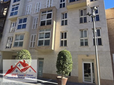 Piso en venta en Cartagena, Bº Universitario, con 4 dormitorios, 2 baños y aseo