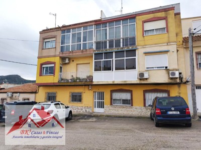 Piso en venta en Alumbres, con 3 dormitorios, baño y balcón
