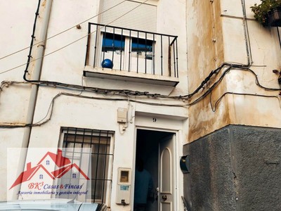 Casa en venta en Moratalla, con 4 dormitorios, 2 baños y trastero