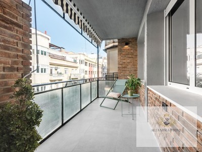 Piso en venta en Madrid, Barrio Salamanca, con 3 dormitorios, 2 baños, aseo y 8 terrazas