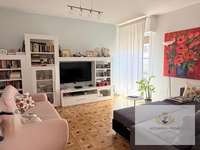 Piso en venta en Madrid, Chamberi, con 4 dormitorios, 2 baños, trastero y terraza