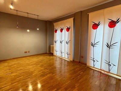 Piso en venta en Alcázar De San Juan, con 2 dormitorios, baño y plaza de garaje