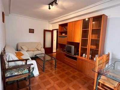 Piso en venta en Alcázar De San Juan, con 3 dormitorios, baño y balcón