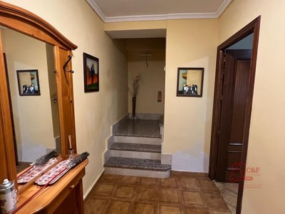 Casa en venta en Cinco Casas - Alcazar De San Juan, con 4 dormitorios, baño, aseo, plaza de garaje y trastero