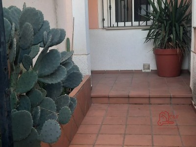 Casa en venta en Campo De Criptana, con 4 dormitorios, 2 baños, plaza de garaje y terraza