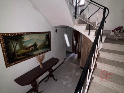 Casa en venta en Alcázar De San Juan, con 5 dormitorios, 2 baños, balcón y terraza