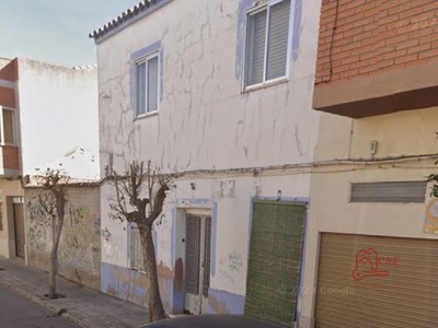 Casa en venta en Alcázar De San Juan, con 3 dormitorios y baño