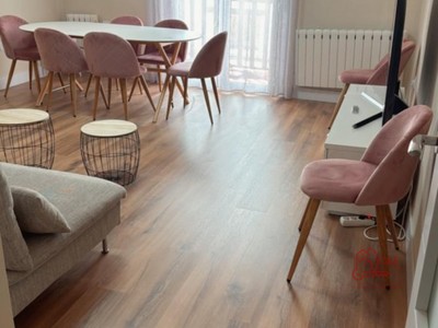 Piso en venta en Campo De Criptana, con 3 dormitorios, baño, trastero, balcón y terraza