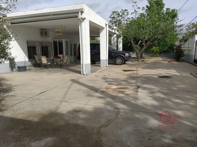 Casa en venta en Villafranca De Los Caballeros, con 3 dormitorios, baño, terraza y terreno