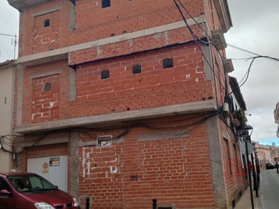 Casa en venta en Herencia, Calle Fernandez Mazarambroz, con 4 dormitorios y 2 baños