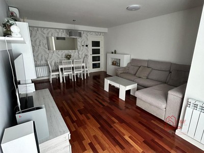 Piso en venta en Alcázar De San Juan, con 2 dormitorios, 2 baños, plaza de garaje, trastero y terraza