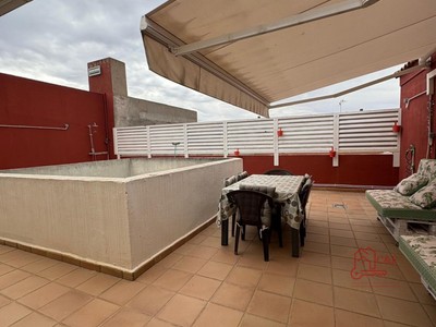 Ático en venta en Alcázar De San Juan, Zona Renfe, con 2 dormitorios, baño, plaza de garaje, trastero y terraza