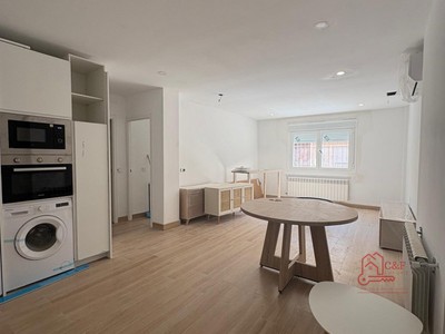 Casa en venta en Alcázar De San Juan, Zona Rodilla, con 3 dormitorios, 2 baños y terraza