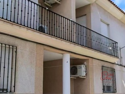 Chalet en venta en Alcázar De San Juan, Calle Carmen, con 3 dormitorios, 2 baños, plaza de garaje, trastero y terraza