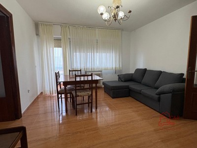 Piso en venta en Alcázar De San Juan, Calle Gracia, con 3 dormitorios, baño y terraza