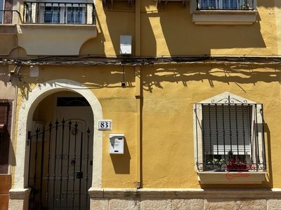 Chalet en venta en Alcázar De San Juan, Zona Renfe, con 3 dormitorios, 2 baños y trastero