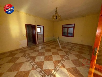 Chalet en venta en Argamasilla De Alba, Calle Avemaria, con 5 dormitorios, 2 baños y plaza de garaje