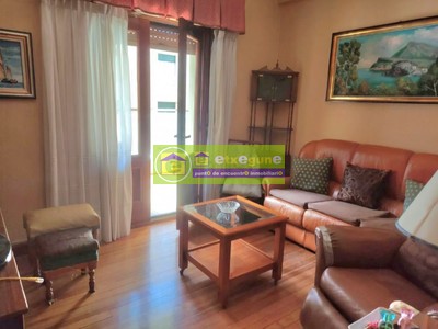 Piso en venta en Santurtzi, Itsasalde, con 4 dormitorios, baño y terraza