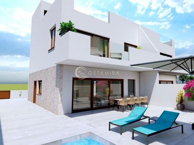 Villas Modernas con Gran Parcela, Sótano y Garaje en Torre de la Horadada, Costa Blanca