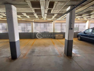 Plaza Parking