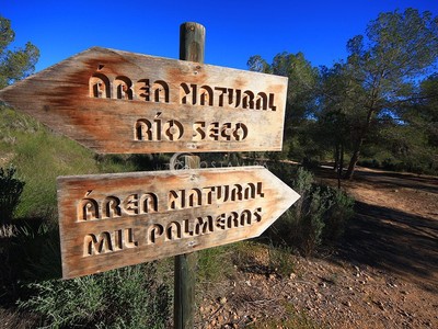 Cerca de Areas Naturales