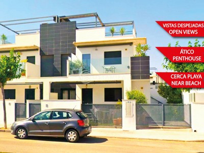 Ático en venta en Torre De La Horadada, con 2 dormitorios, 2 baños, plaza de garaje, trastero, terraza y terreno