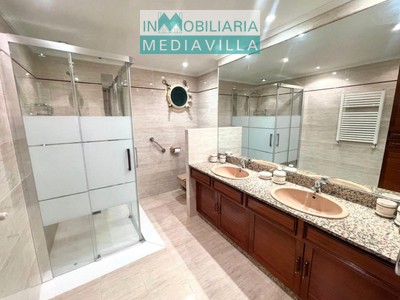 Piso en venta en Portugalete, Alfageme, con 4 dormitorios, 2 baños y balcón