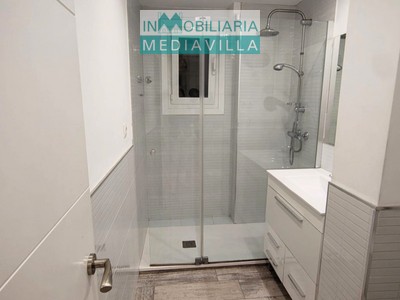 Piso en venta en Barakaldo, con 2 dormitorios y baño