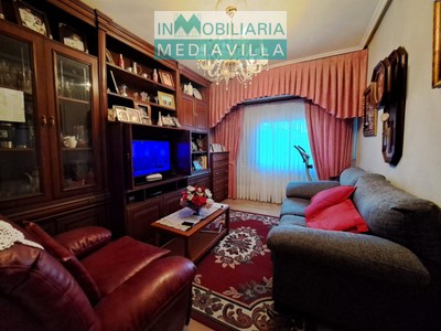 Piso en venta en Portugalete, Zubeldia, con 3 dormitorios, baño, trastero y balcón