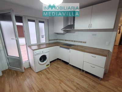 Piso en venta en Portugalete, Centro, con 3 dormitorios, baño y balcón