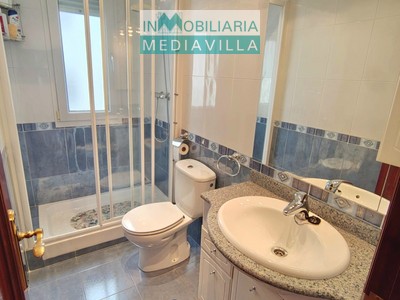 Piso en venta en Portugalete, Zunzunegui, con 2 dormitorios, baño, trastero y balcón