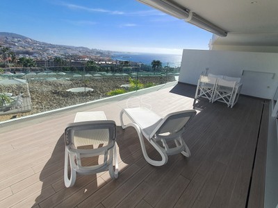 Apartamento en venta en Costa Adeje -el Duche, con 1 dormitorio, baño y 2 terrazas