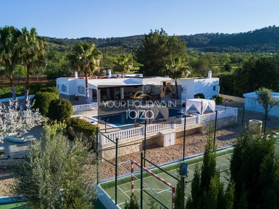 Holiday villa en holiday rentals en San Antonio, San Rafael, con 5 dormitorios, 5 baños, 4 plazas de garaje y terreno