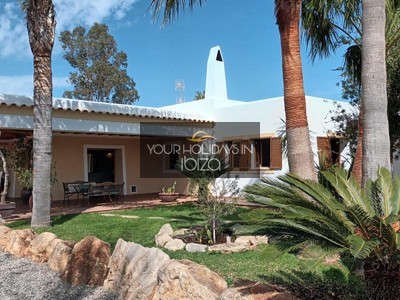 Holiday villa en holiday rentals en San Juan De Labritja, con 4 dormitorios y 2 baños