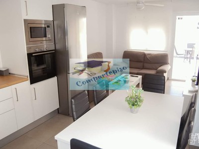 Habitación en alquiler en La Ñora, Cerca Ucam, con 4 dormitorios, 2 baños, balcón y terraza