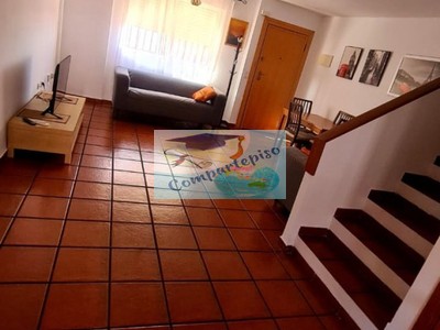 Duplex en alquiler en La Ñora, Cerca Universidad Católica Ucam, con 3 dormitorios, baño y terraza
