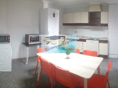 Piso en alquiler en Murcia, Centro, con 4 dormitorios y 2 baños