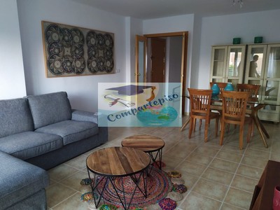 Habitación en alquiler en Guadalupe, Cerca Ucam, con 3 dormitorios y baño