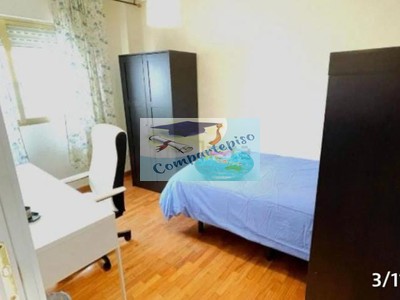 Habitación en alquiler en Murcia, Santa Maria De Gracia, con 3 dormitorios, 2 baños y terraza