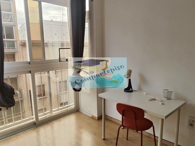 Habitación en alquiler en Murcia, con 5 dormitorios, 2 baños, trastero y terraza